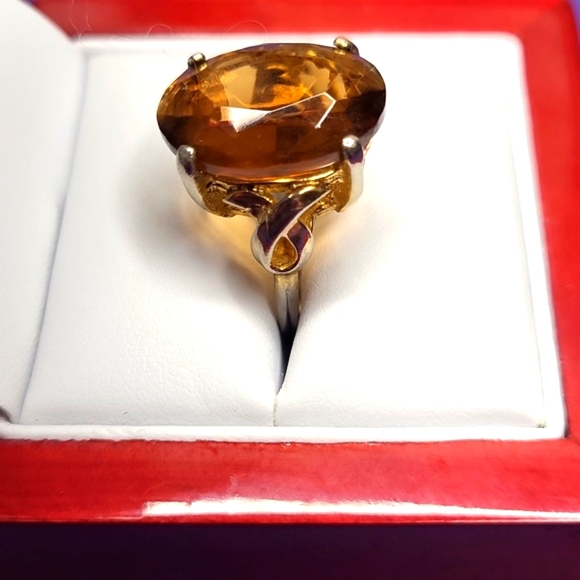 Sarah Coventry - Picture 4 of 7